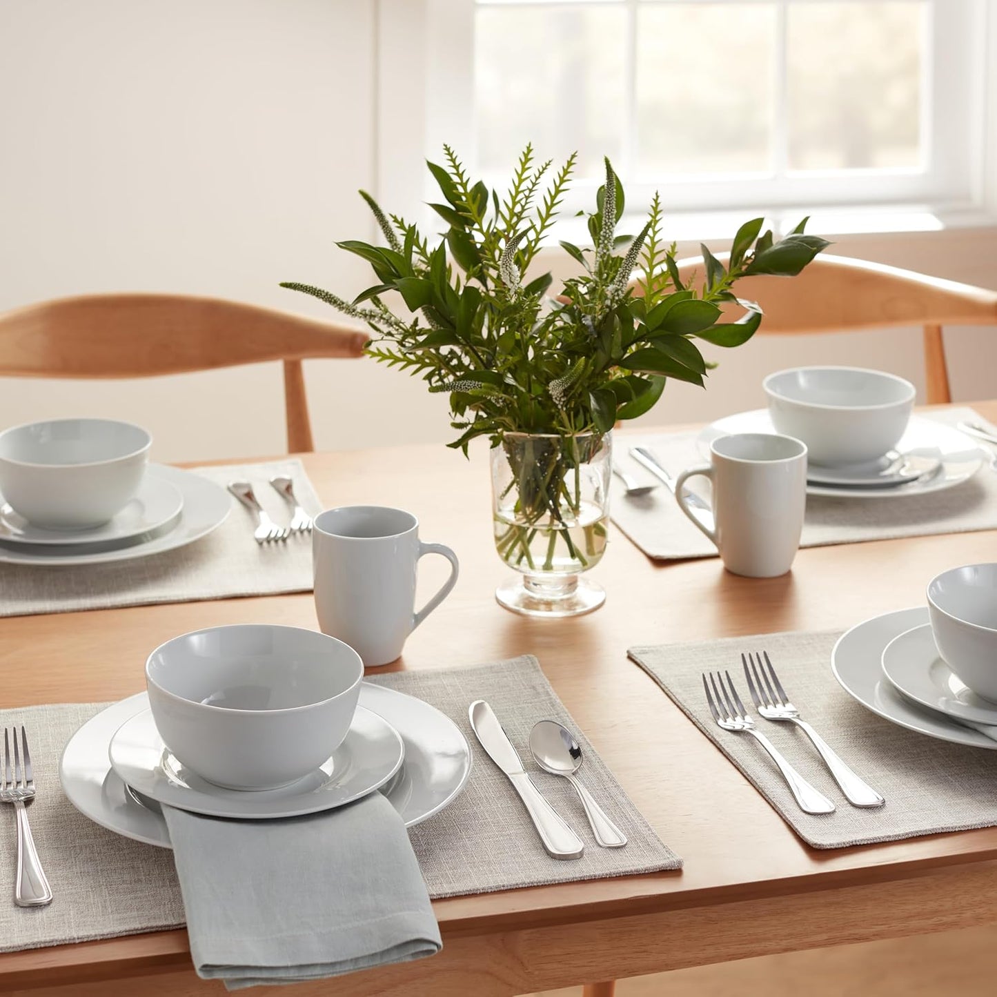 16-Piece White Dinnerware Set for 4